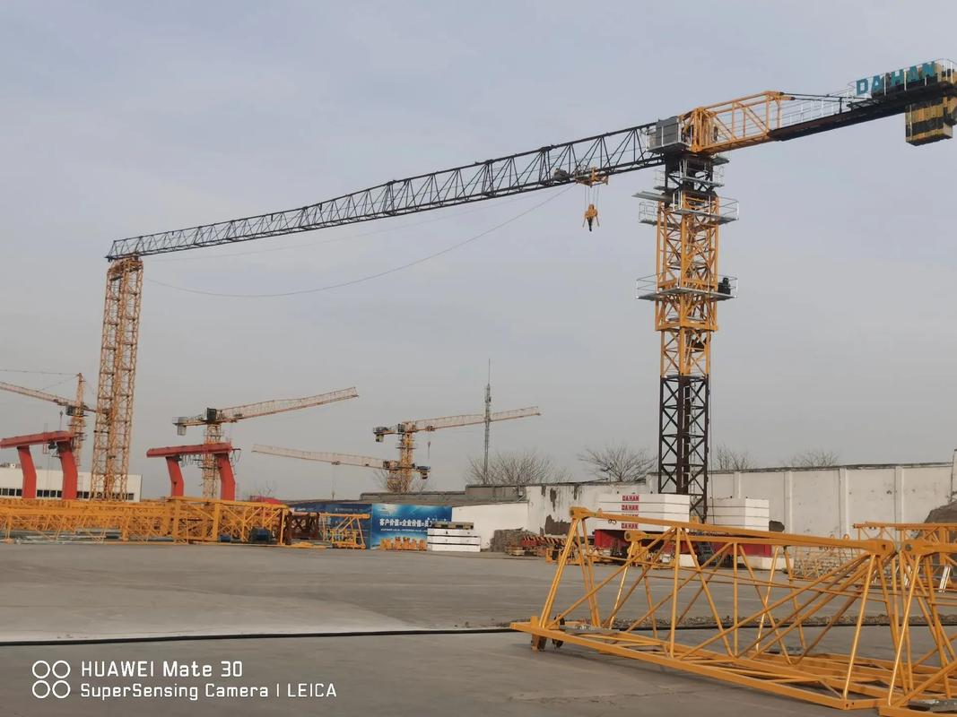 現(xiàn)推出平頭6012,平頭6103一車裝大漢科技#塔機(jī)租賃